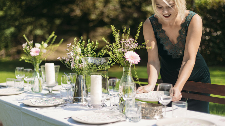 Outdoor dinning table