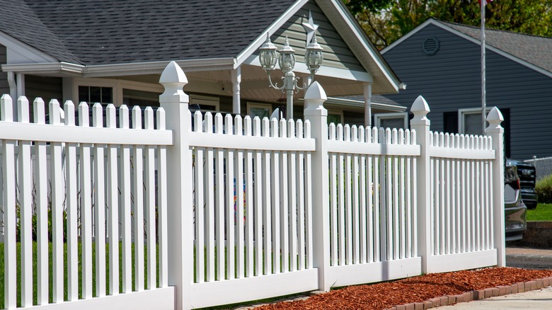 home white vinyl fence