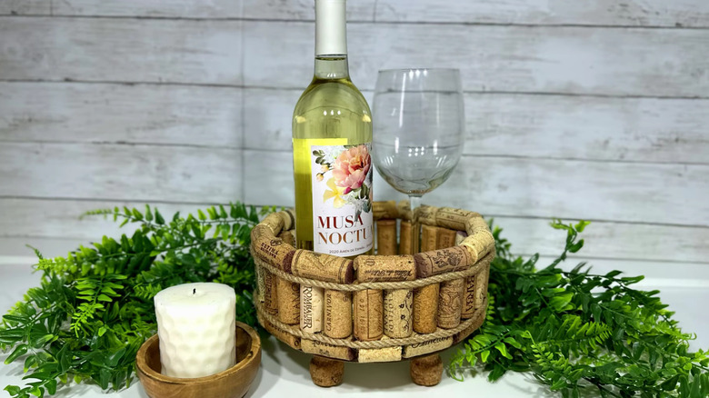 Repurposed wine corks make a decorative tray