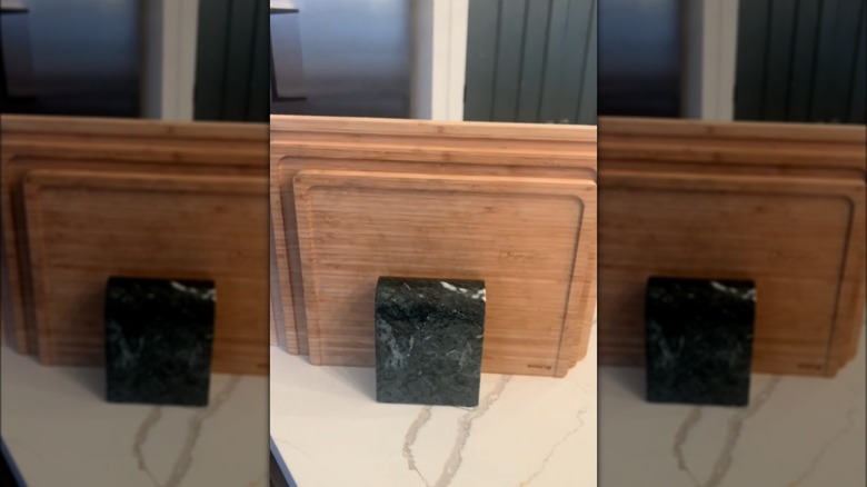 TikTok bookend chopping board hack