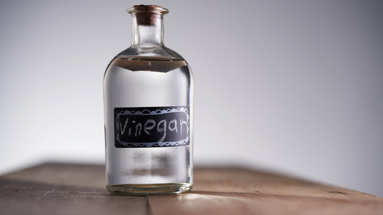 bottle of white vinegar