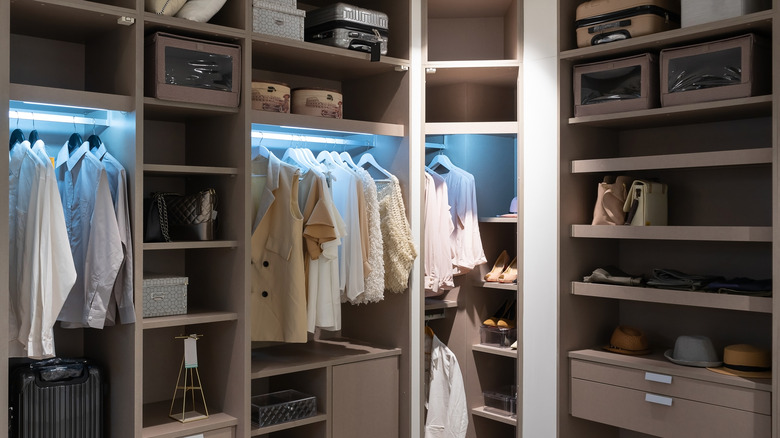 modern closet wardrobe