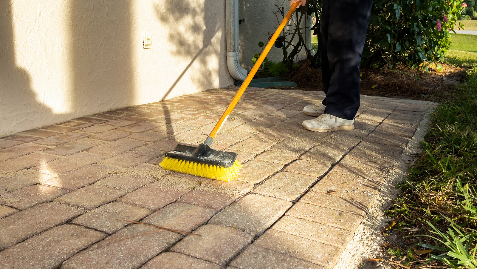 using-vinegar-to-clean-your-patio-pavers-could-be-a-huge-mistake