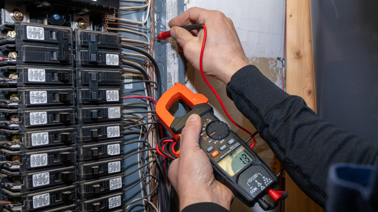 Testing a circuit breaker with a multimeter