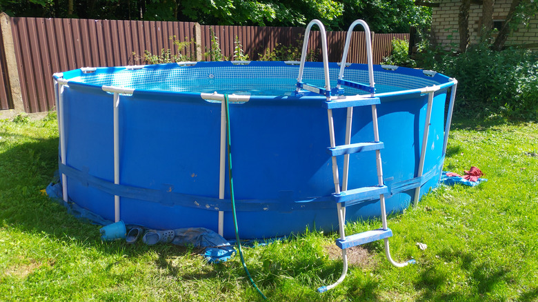 Above ground pool 