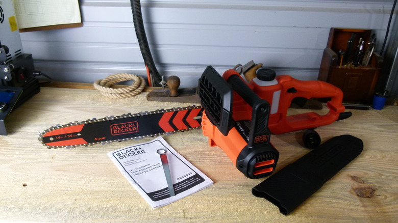 The Best Electric Chainsaws - BLACK+DECKER Electric Chainsaw Review 