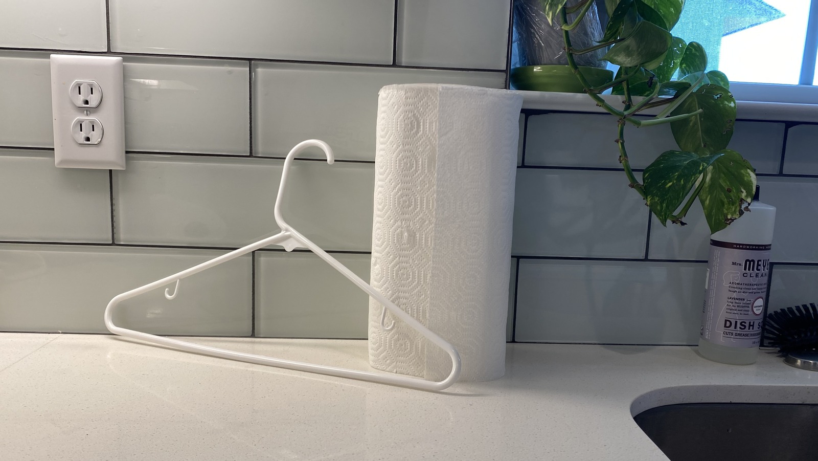 Sew Many Ways: DIY Under Sink Paper Towel Holder…2 Hooks and