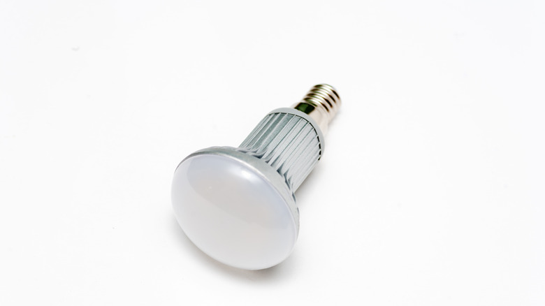 Energy saving LED bulb