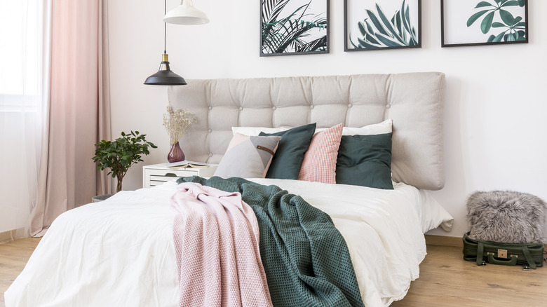 Pink and emerald green bedroom