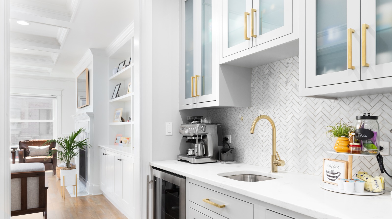 https://www.housedigest.com/img/gallery/what-exactly-is-a-butlers-pantry/l-intro-1658057495.jpg