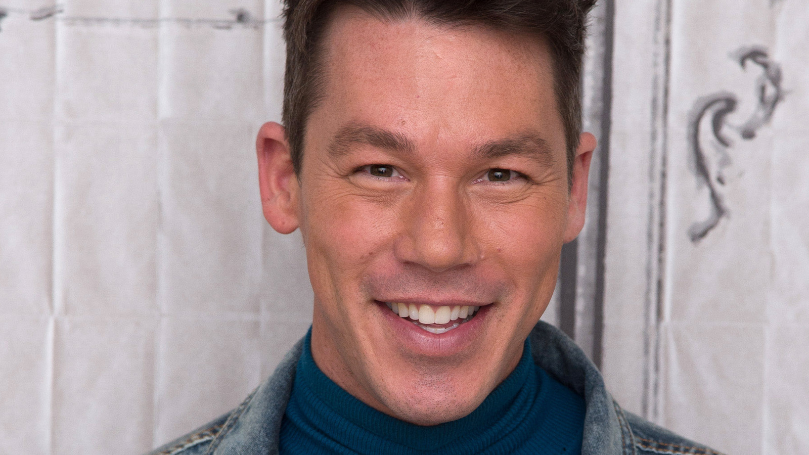 What HGTV Star David Bromstad Looked For When Choosing His Dream Home   L Intro 1674150432 