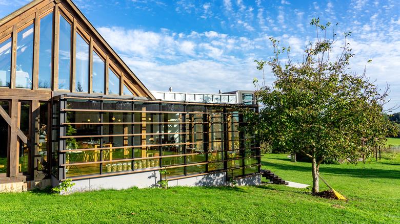 wraparound windows on barn