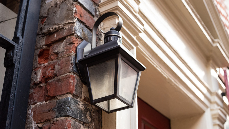 lantern lighting sconce