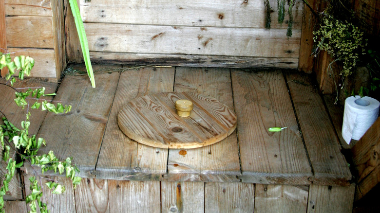 Wooden composting toilet