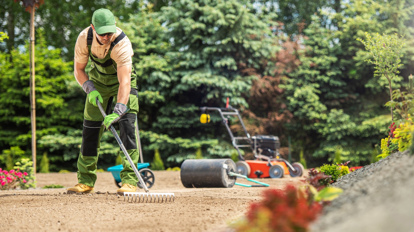 what-is-lasagna-gardening-and-how-to-use-it-to-create-a-new-planting-bed