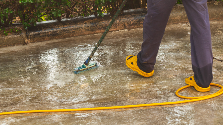 muriatic acid cleaning concrete