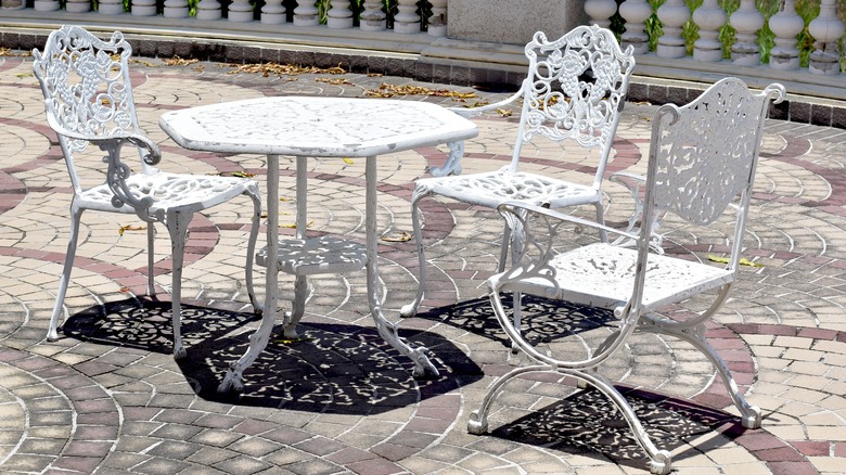 white wrought iron furniture