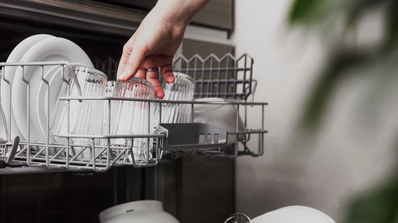 clean dishes in dishwasher