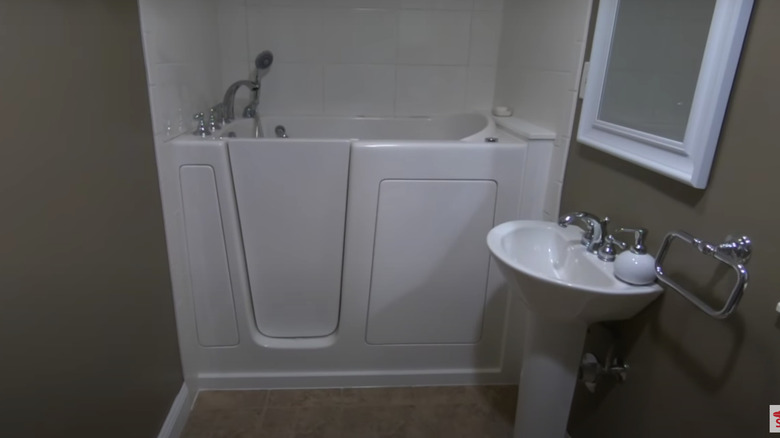 walk-in tub