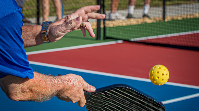 forehand pickleball shot 