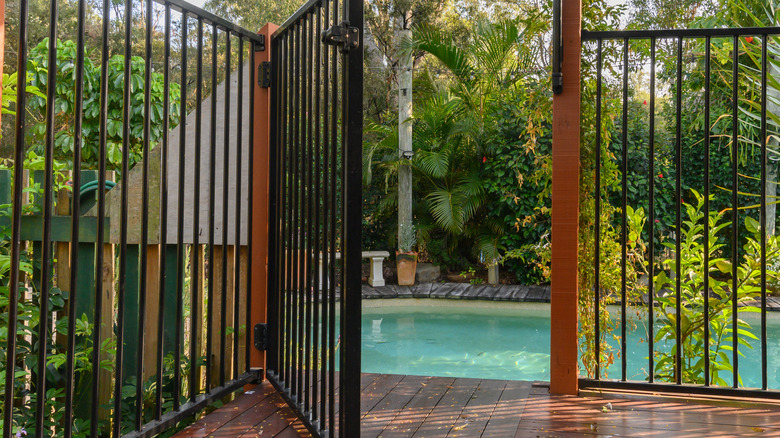 fence around pool area