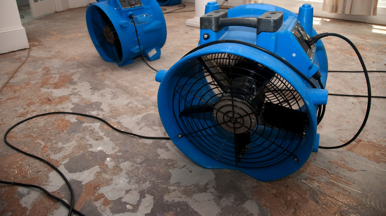 Drying out floor in home