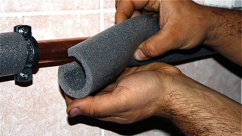 Insulating pipe with foam