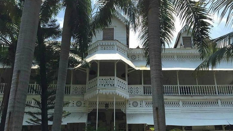 gingerbread-style hotel oloffson in haiti