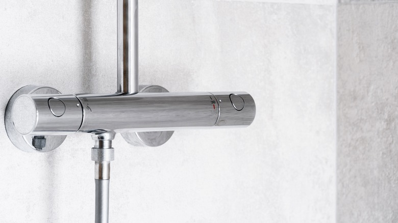 thermostatic shower valve