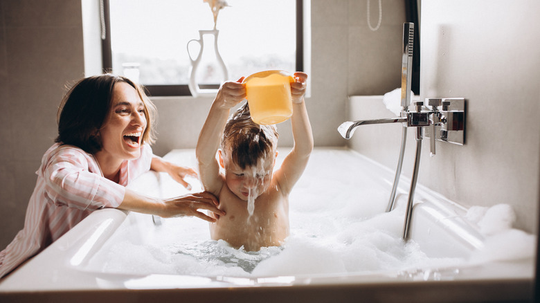 baby in bathtub 