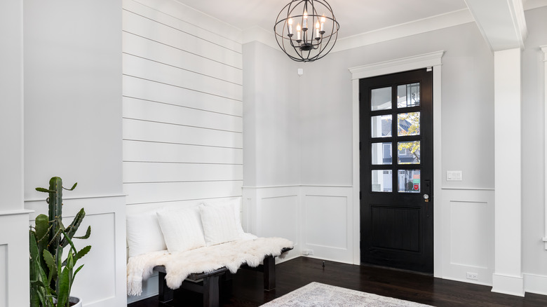 shiplap in entryway nook 