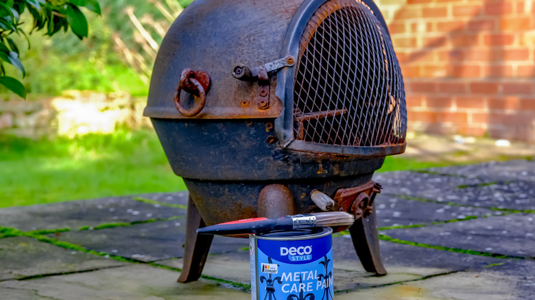 Paint to restore rusty chiminea