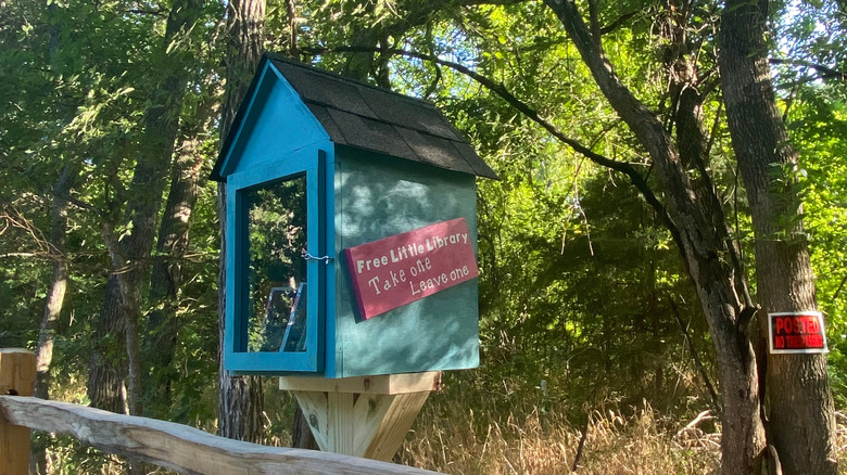 Little Free Library near field