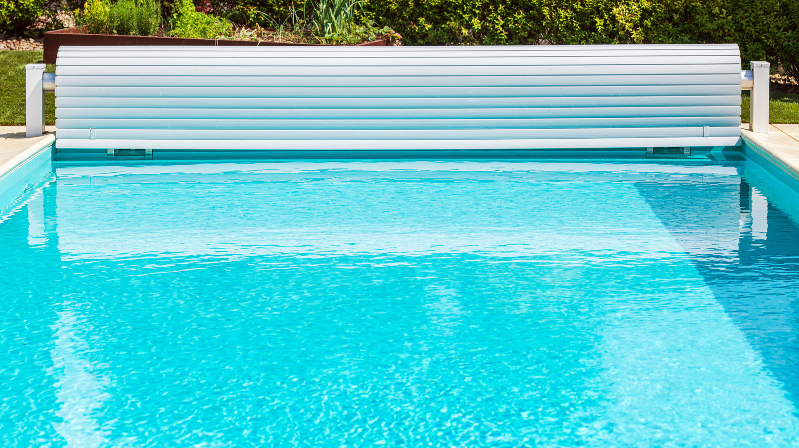 What You Need To Know About Solar Pool Covers