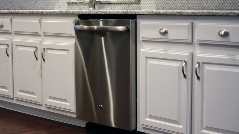 dishwasher in cabinets 