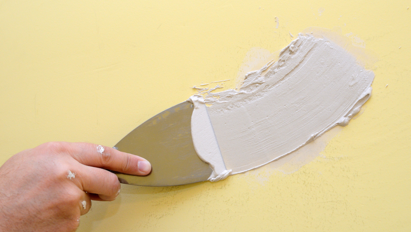 What You Need To Know To Spackle A Wall