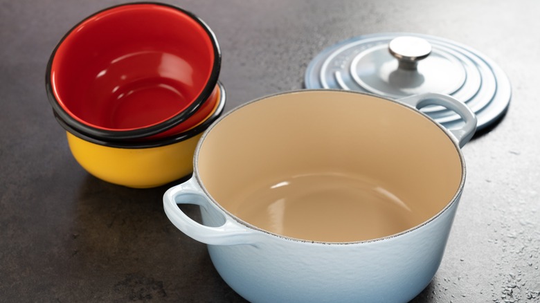 Enamel cookware and bowls