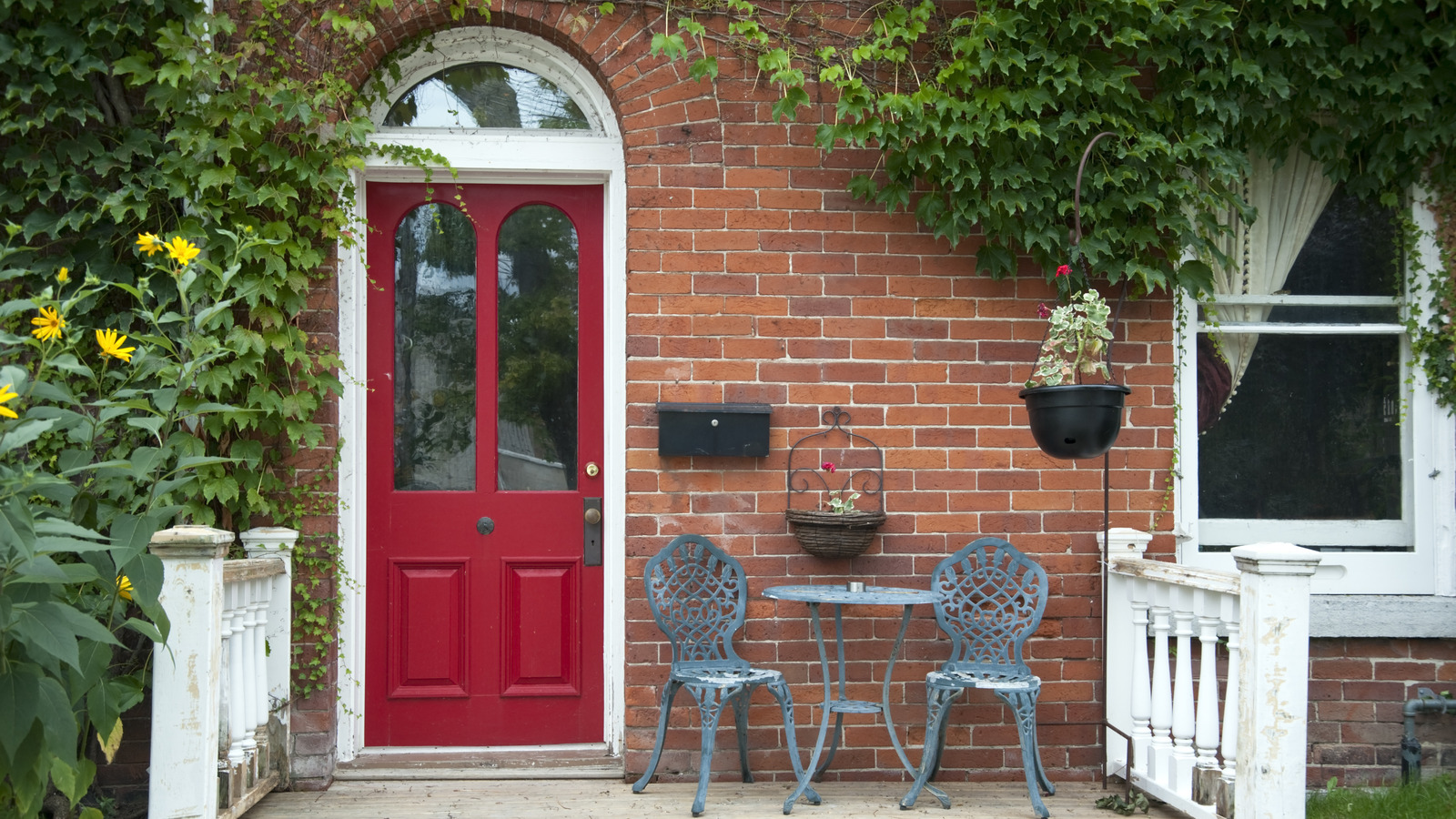 What's a Red Door's Meaning? Symbolism of Red-Door Houses