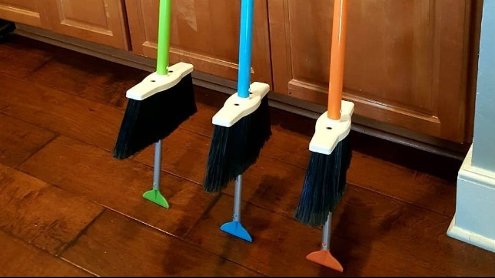 Plastic Broom: Options To Keep Your Bathroom Squeaky Clean - Times of India  (January, 2024)