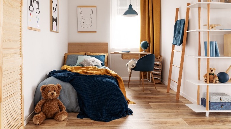 Kid's blue and wood bedroom 