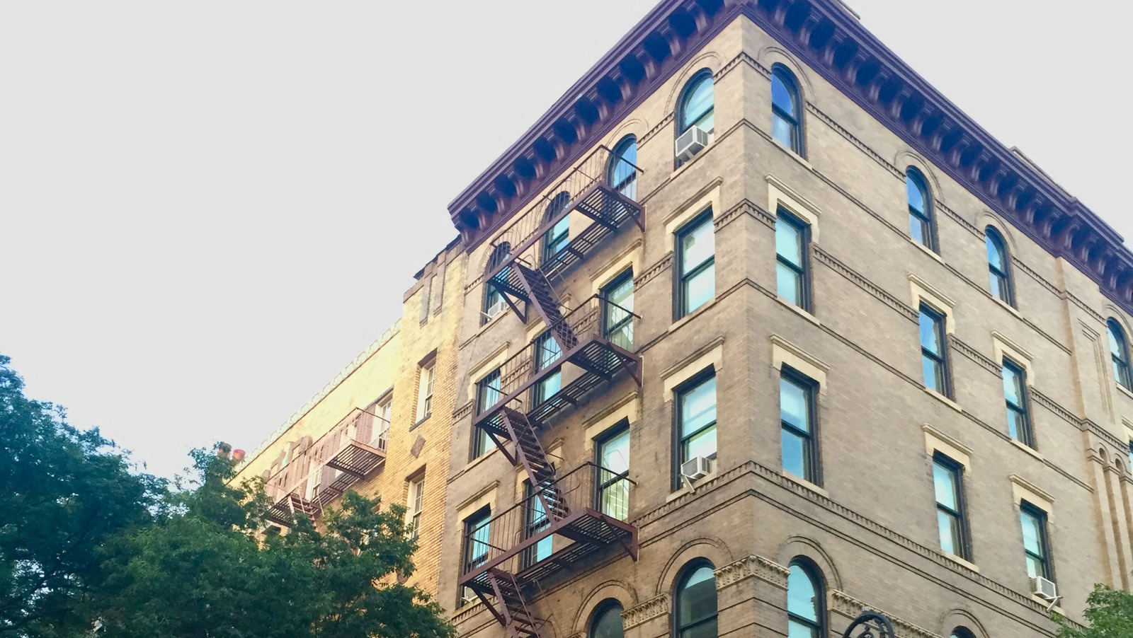 Here's Where You Can Visit The Exterior Of Monica's Apartment In Friends