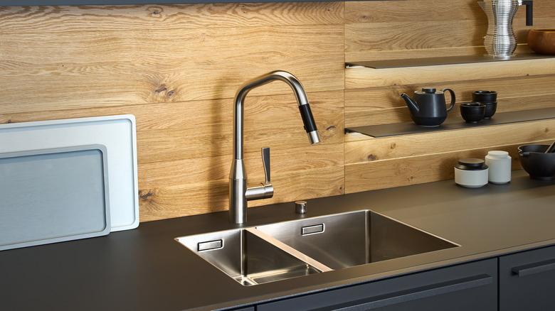 Stainless steel undermount kitchen sink