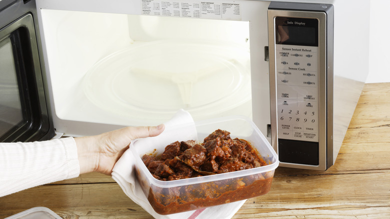 Food in plastic container microwave