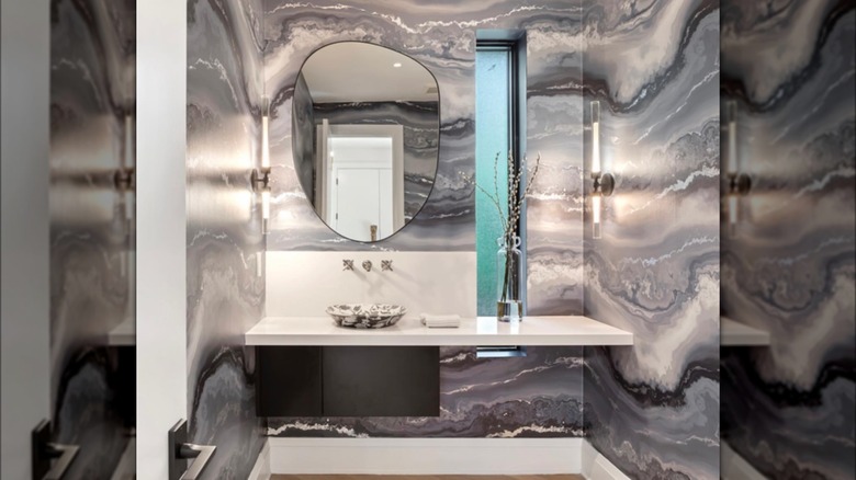 Hilary Farr's bathroom wallpaper 