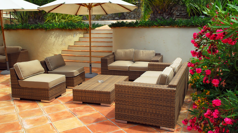 Patio seating area with tile