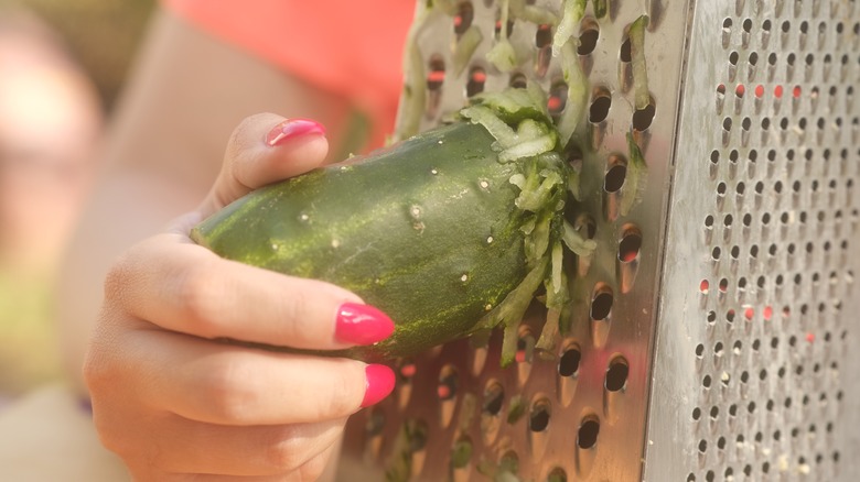 Grating cucumber