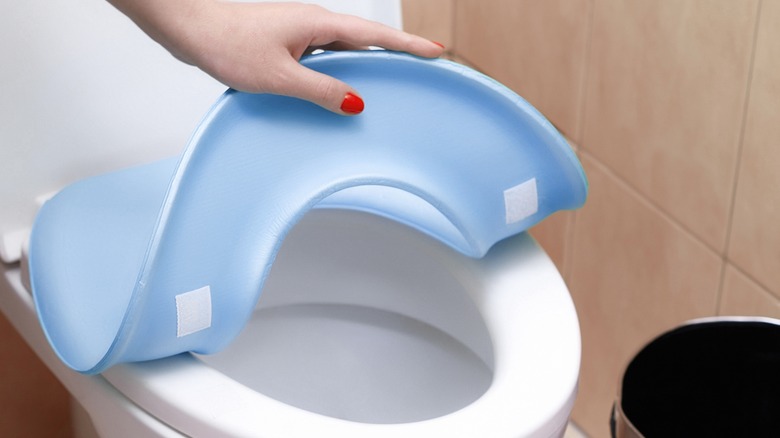 cushioned toilet seat