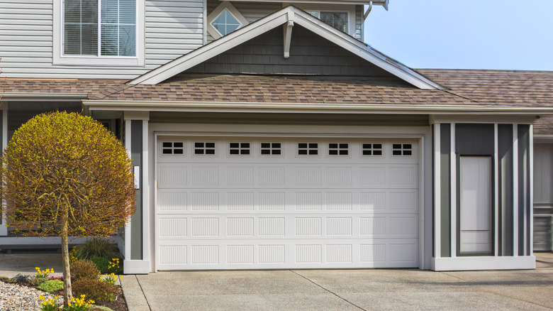 A white garage