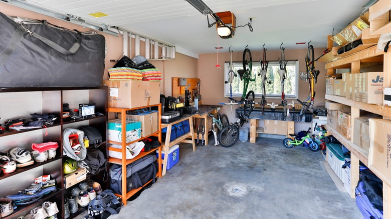 garage with stored household items