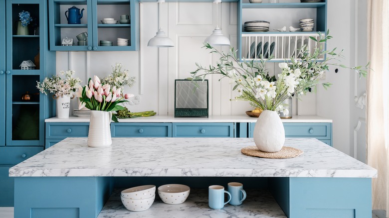 kitchen island with vases